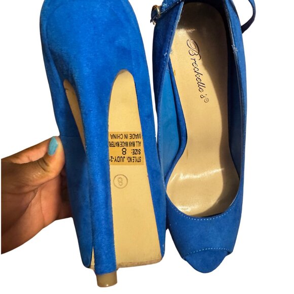 Breckelle's Blue Heels Size 8 - Picture 2 of 4
